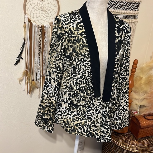 Cheetah Print lightweight Blazer by Mossimo Jacket/ Size Medium - Picture 2 of 8